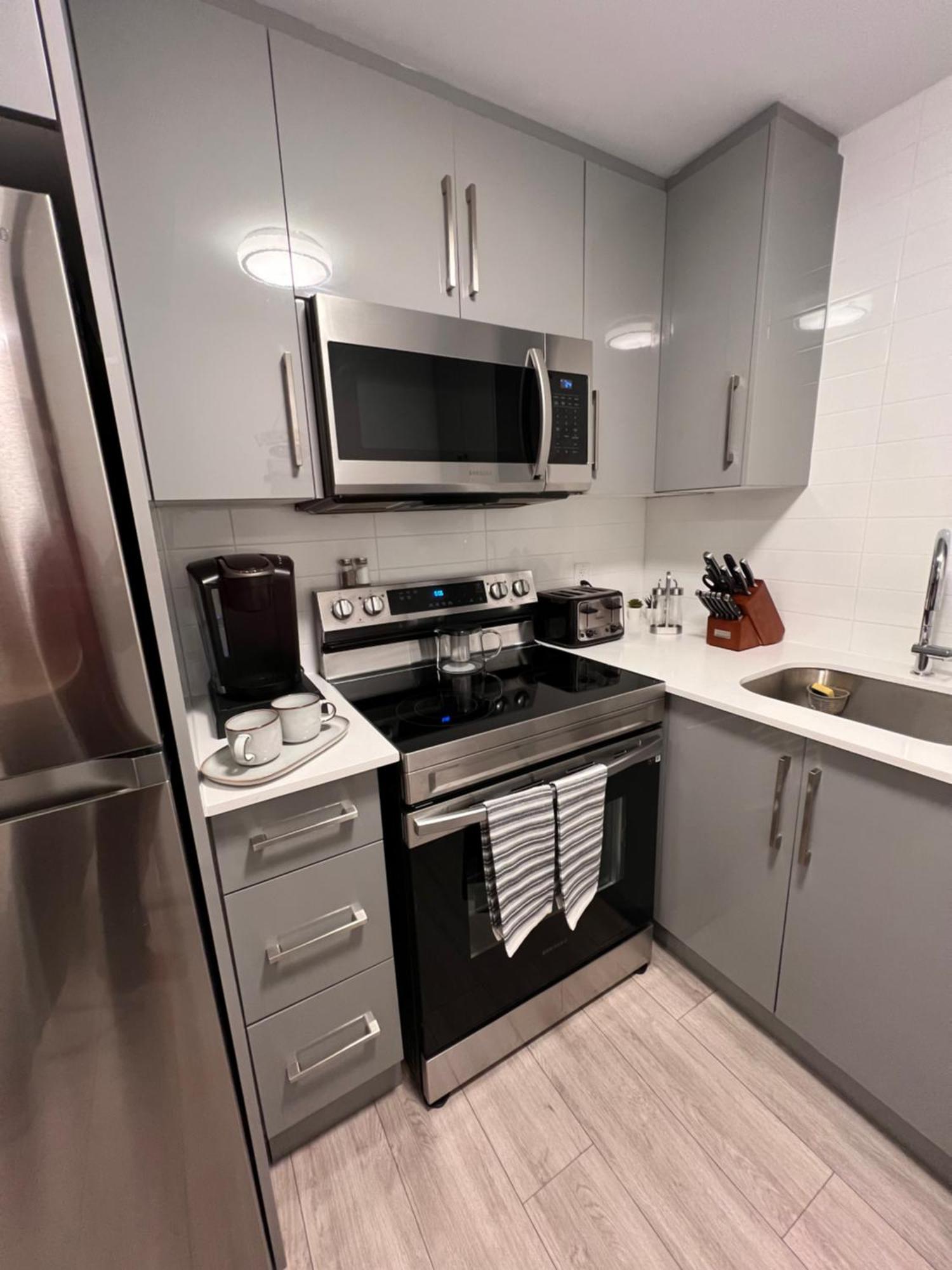 Apartment Getaway Across Fallsview Niagara Falls